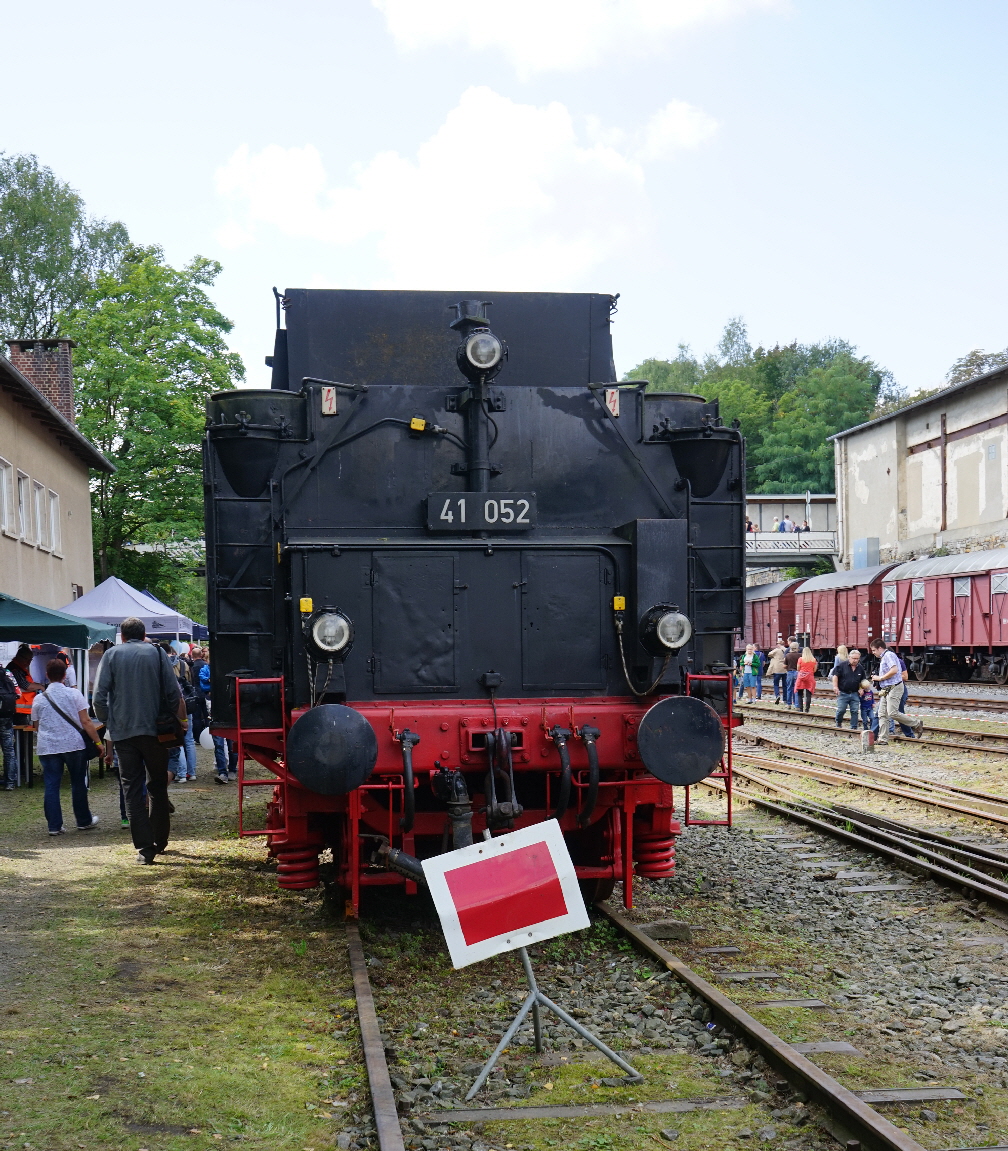 Dampf- und andere Lokomotiven im Zechenbahnhof Piesberg bei Osnabrck im September 2017, hier: restaurierter Tender einer BR 41