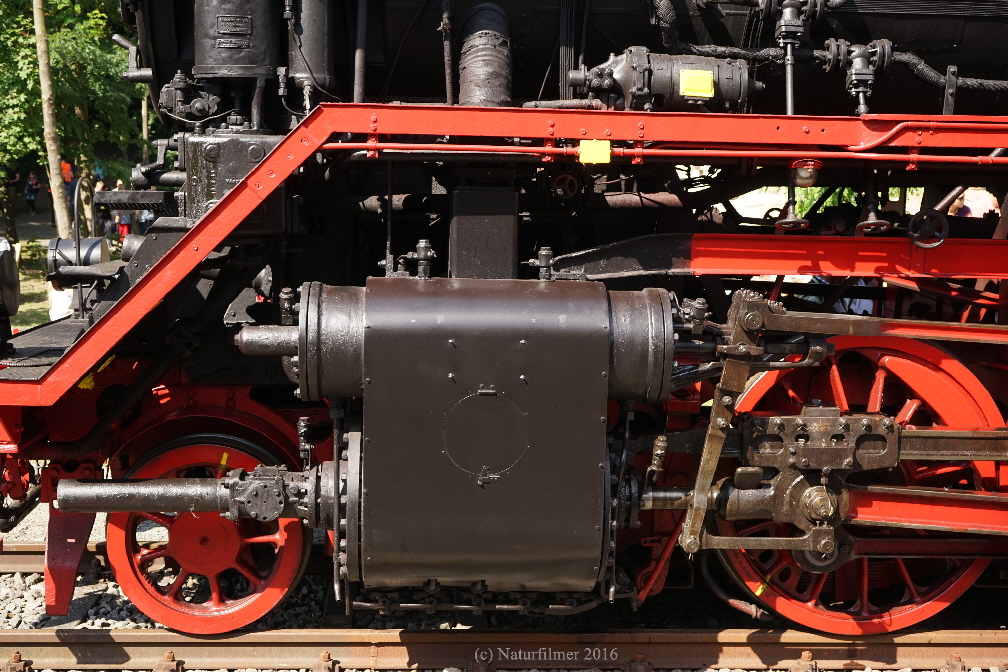Dampf- und andere Lokomotiven im Zechenbahnhof Piesberg bei Osnabrck im September 2017, hier: Zylinder einer BR 44